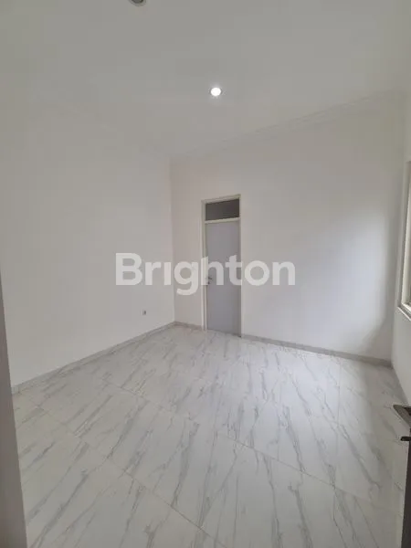 image RUMAH 2 LANTAI BARU GRESS DARMO PERMAI DEKAT HR MUHAMMAD, DARMO PERMAI UTARA, DARMO PERMAI SELATAN, DARMO PERMAI TIMUR, KUPANG INDAH, GRAHA FAMILY, VILLA BUKIT MAS (5)