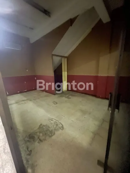 image RUKO KOMERSIAL PERAK SURABAYA AHAN PARKIR LUAS 30 MOBIL DAN 15 TRAILER (4)