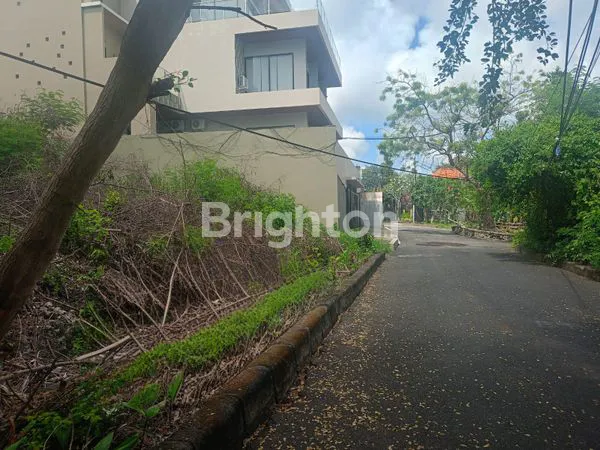 image TANAH 324 M2, SIAP BANGUN DI AREA MUMBUL, HANYA 10 MENIT KE KAWASAN PARIWISATA NUSA DUA (8)