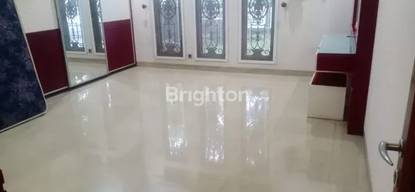 RUMAH MEWAH CIPAGANTI