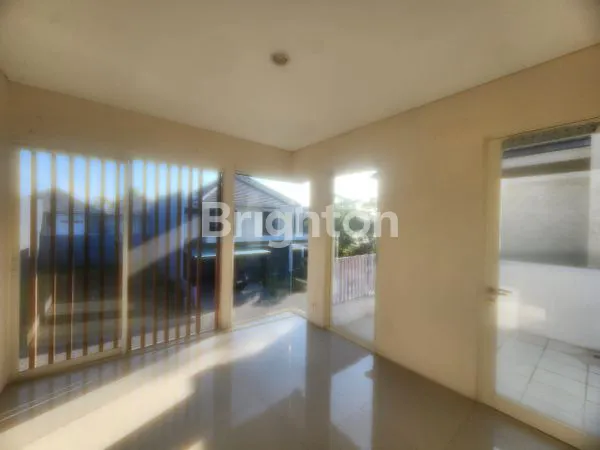 image RUMAH 2 LANTAI SIAP HUNI KOSONGAN GREENLAKE CITRALAND (5)