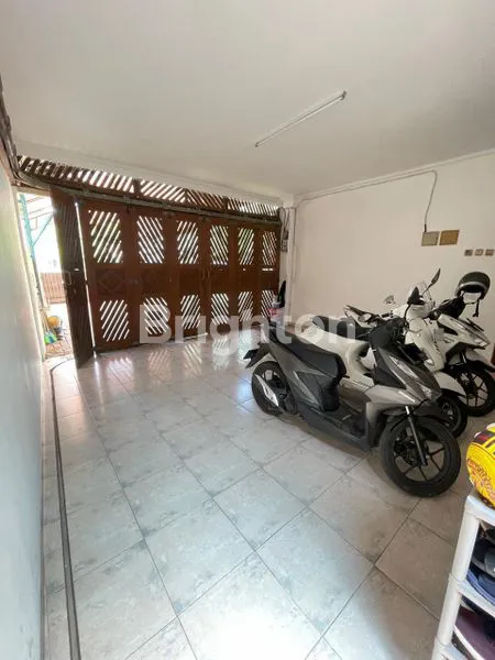 image RUMAH LUAS SIAP HUNI DI CIRENDEU LT 500 M2 6+2 KAMAR DESAIN CLASIC MODERN   GARASI 2 MOBIL, HUNIAN TENANG, SIAP HUNI (2)