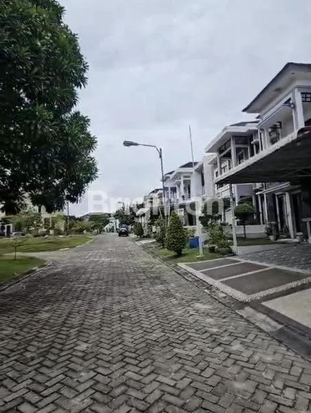 image PERUMAHAN MEWAH DALAM KOMPLEK (2)