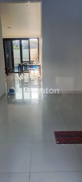 image PERUMAHAN MEWAH DALAM KOMPLEK (3)