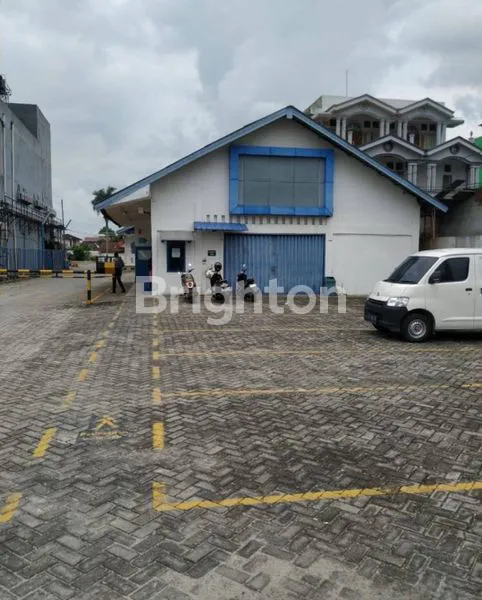image GUDANG JUMBO DAN STRATEGIS TENGAH KOTA DI SOEKARNO HATTA PEKANBARU (6)