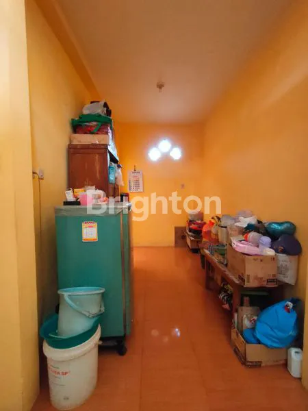 image RUMAH LUAS DENGAN 3 KT SHM 160M² DI PAKISAJI (2)