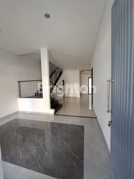 image RUMAH BARU RENOV PALM BEACH PAKUWON CITY SIAP HUNI (3)