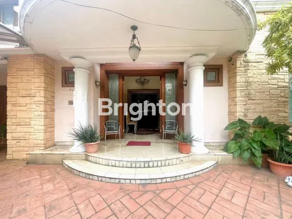 image HUNIAN MEWAH BINTARO 3 LANTAI KOLAM RENANG (1)