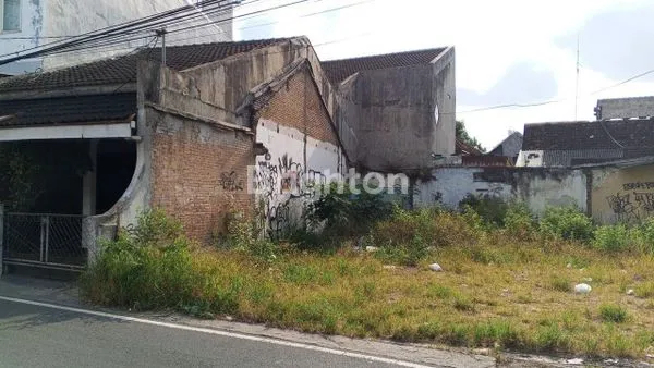 TANAH SETURAN KLEDOKAN RING 1 PINGGIR JALAN ASPAL