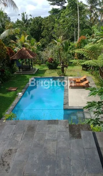 image VILLA 3 BR FULLY FURNISHED,JUNGLE VIEW WITH PRIVATE POOL & GARDEN AT UBUD  LINGKUNGAN TENANG DAN NYAMAN DEKAT TEMPAT WISATA PETUALANGAN SEPERTI RAFTING DAN ATV  (1)