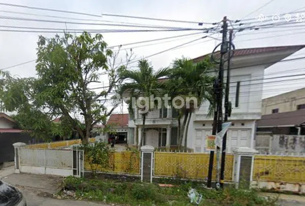 image RUMAH MEGAH TENGAH KOTA JALAN RAMAI (1)
