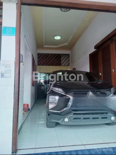 image RUMAH DI JUAL LOKASI STRATEGIS DI PUSAT KOTA DEKAT DENGAN RS ADI HUSADA, PASAR KAPASAN, PASAR TURI, AMPEL, KENJERAN (2)