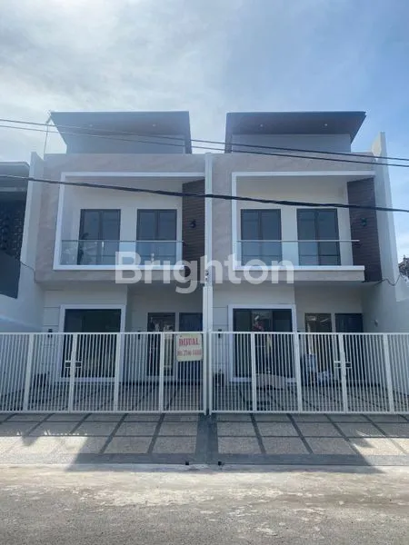 image RUMAH BARU LT 120 LB 180 DEKAT MERR (1)