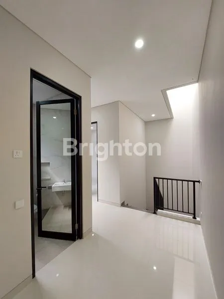 image RUMAH BARU 2 LANTAI MANYAR KERTA ADI, SURABAYA TIMUR. DEKAT RAYA KERTAJAYA INDAH - MERR DHARMAHUSADA - KAMPUS ITS - GALAXY MALL - PAKUWON CITY, DLL. (8)