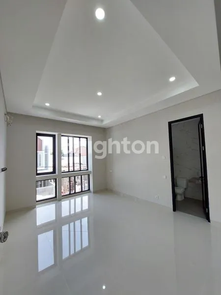 image RUMAH BARU 2 LANTAI MANYAR KERTA ADI, SURABAYA TIMUR. DEKAT RAYA KERTAJAYA INDAH - MERR DHARMAHUSADA - KAMPUS ITS - GALAXY MALL - PAKUWON CITY, DLL. (4)