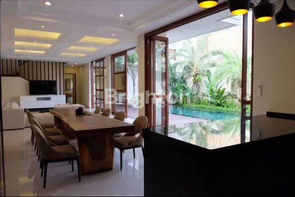 image VILLA MEWAH BUMBAK UMALAS (2)