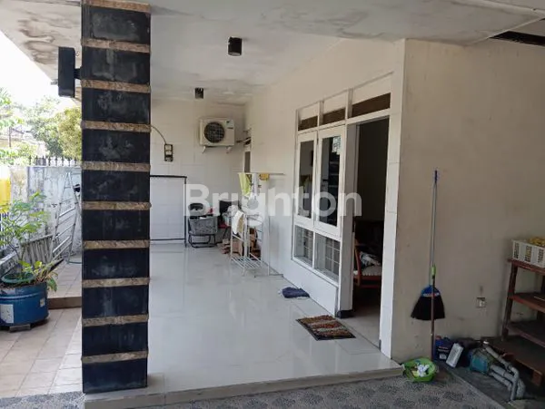 image DIJUAL RUMAH USAHA STRATEGIS ARAYA  (3)
