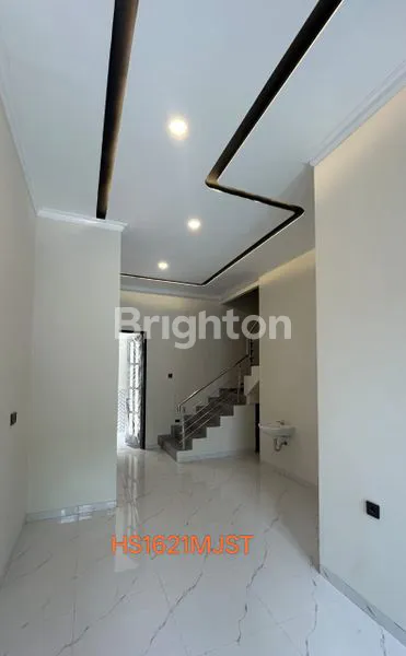 image RUMAH MANYAR BOULEVARD BRAND NEW TROPICAL MINIMALIS MODERN (2)