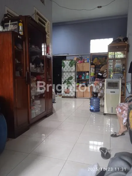 image RUMAH DISEWAKAN 2 LANTAI PINGGIR JALAN BESAR (3)
