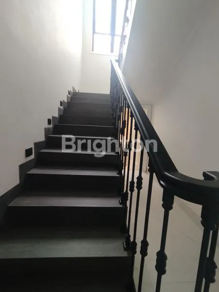 image DI JUAL CEPAT RUMAH BARU MINIMALIS 2 LANTAI, MEWAH DAN SIAP HUNI DI CEMPAKA PUTIH JAKARTA PUSAT.  (8)