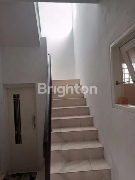 image RUMAH 2 LANTAI SIAP HUNI DI CIBUBUR MANSION (4)