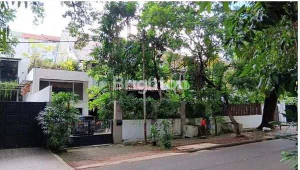 RUMAH KLASIK KEBAYORAN BARU JAKARTA SELATAN