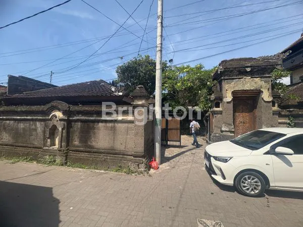 image 5,5 ARE RUMAH ETNIK BALI DENGAN TANAH LUAS DEKAT PANTAI SANUR (8)