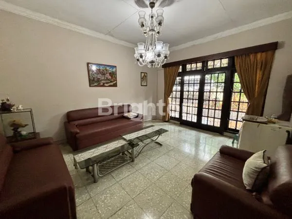 image RUMAH 1,5 LANTAI PESANGGRAHAN JAKARTA SELATAN  (5)