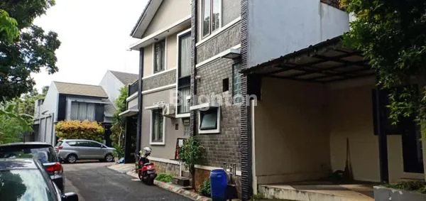 image RUMAH HOOK VIEW TAMAN DI CIBUBUR RESIDENCE (2)