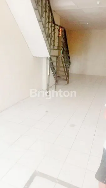 image RUKO DI JALAN CILEDUG RAYA KEBAYORAN LAMA JAKARTA SELATAN  (5)