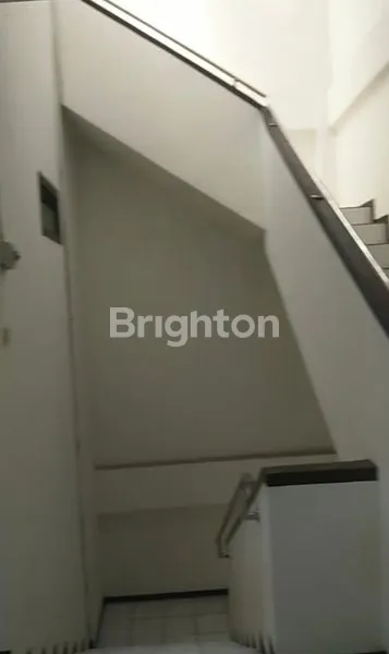 image DISEWAKAN RUKO 3 LANTAI – DEKAT PT. INTI, TEGALLEGA & KOMPLEK KURDI! SIAP USAHA  (8)