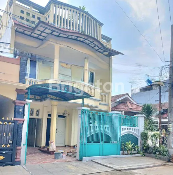 image RUMAH 3 LANTAI LT 120 DI PERMATA PAMULANG (1)