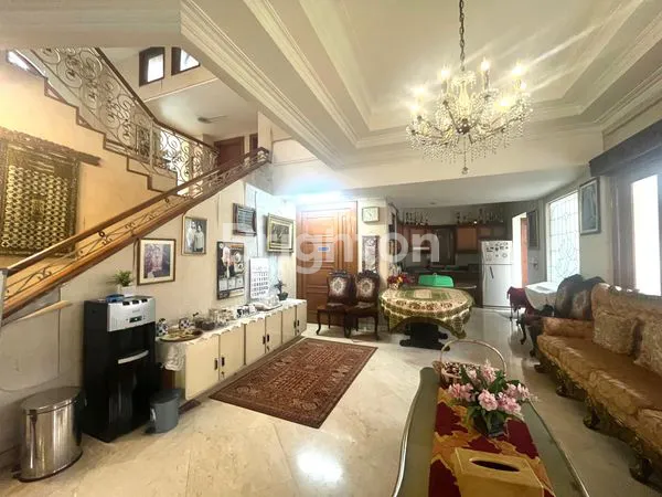 image RUMAH BINTARO JAYA PESANGGRAHAN JAKARTA SELATAN SEMIFURNISH SHM (2)