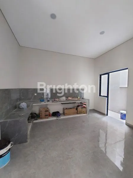 image RUMAH MEWAH BARU 2 LANTAI PAKUWON INDAH, SURABAYA BARAT. DEKAT PAKUWON MALL - GRAHA FAMILI - CITRALAND - RAYA MAYJEND JONOSEWOJO - NATIONAL HOSPITAL SURABAYA - DARMO PERMAI, DLL. (7)