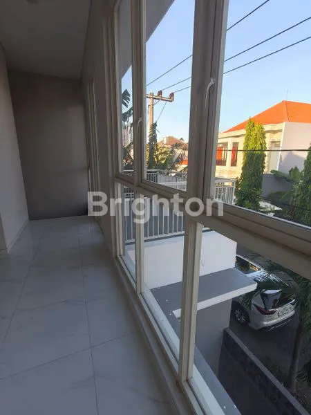 image RUMAH MODERN MINIMALIS MANYAR TIRTOYOSO UTARA (5)