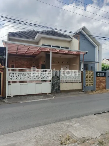 image DIJUAL RUMAH 2 LANTAI SIAP HUNI FULL FURNISHED (1)