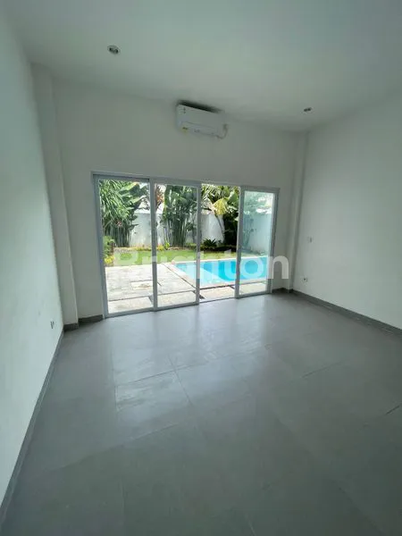 image VILLA MEWAH MUNGGU 3KT KOLAM RENANG (5)