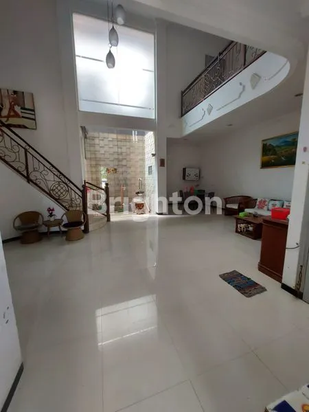 image DIJUAL CEPAT RUMAH 2 LANTAI WIGUNA TIMUR REGENCY  (2)