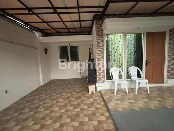 image RUMAH 2 LANTAI DI NUSALOKA - BSD (2)