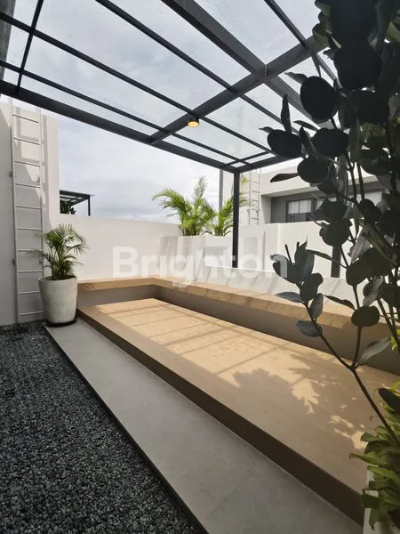 image RUMAH MEVVAH LANTAI MARMER DEKAT KE MAL EASTVARA BSD (8)