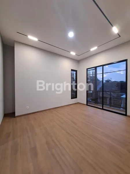 image GRIYA LOKA BSD, 2 LANTAI SEMI-FURNISHED (6)