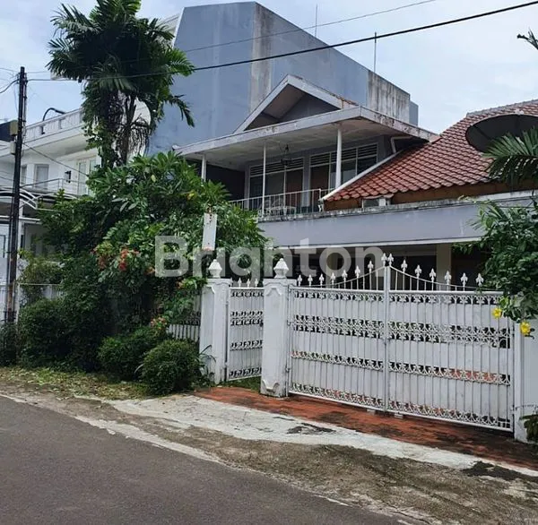 RUMAH STRATEGIS DI SENOPATI DEKAT SCBD, MRT SUDIRMAN, SEKOLAH TARAKANITA & AL - AZHAR PUSAT