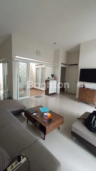 image HUNIAN MODERN MINIMALIS ROW JALAN 12 METER ONE GATE SYSTEM (7)