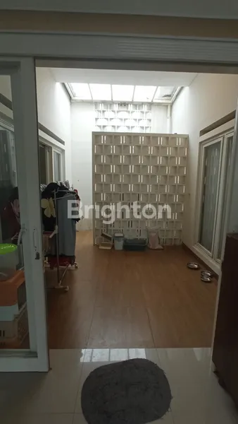 image HUNIAN MODERN MINIMALIS ROW JALAN 12 METER ONE GATE SYSTEM (8)