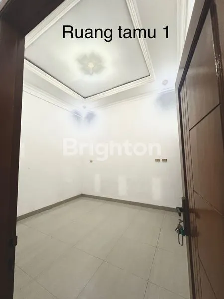 image RUMAH 2 LANTAI DI JAKARTA PUSAT (6)