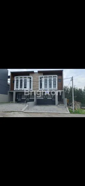 image RUMAH 2 LANTAI SIAP HUNI (1)