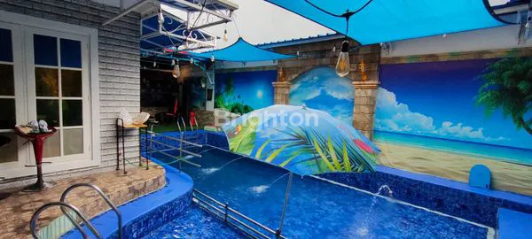 image RUMAH MEWAH DENGAN KOLAM RENANG & CAFE DI PINGGIR JALAN UTAMA WINDSOR BOULEVARD, KOTA WISATA CIBUBUR – SHM, SIAP HUNI, 5 M NEGO (7)