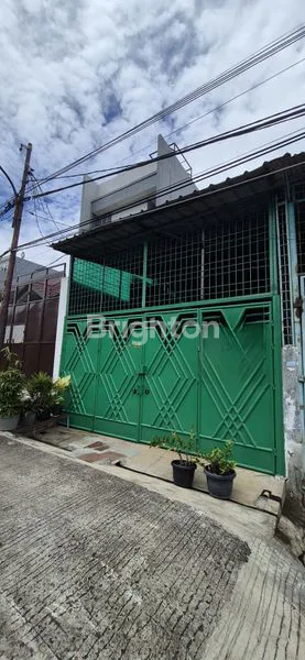 image RUMAH LUAS 2,5 LANTAI TAMAN COSMOS 5X24, FULL BANGUNAN – SIAP PAKAI! (1)