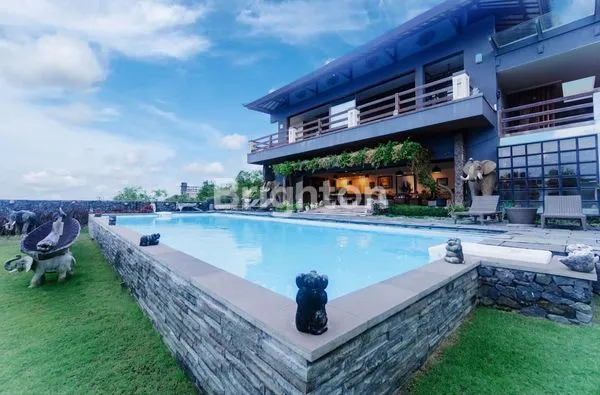 image LUXURY VILLA IN KUTUH, BALI — 180° VIEW OF BENOA BAY (1)