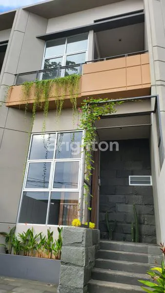 image NEW LUXURY HOUSE KEMBANGAN MERUYA (1)